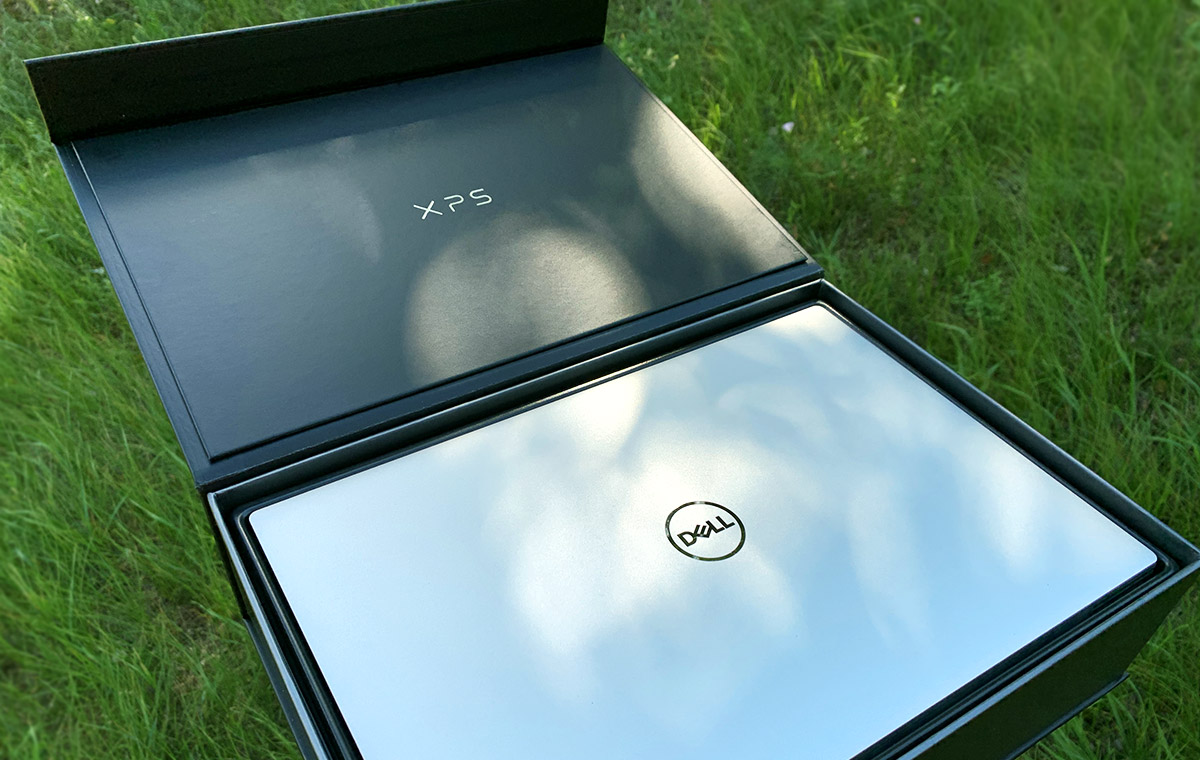 Коробка 13-дюймого ультрабука Dell XPS