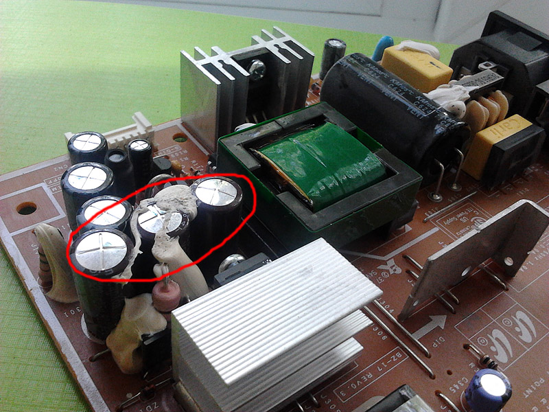 Вздувшиеся конденсаторы блока питания Samsung 940T